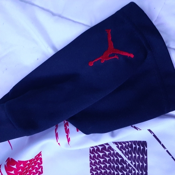rare Jordan shirt perfect condition - Picture 2 of 2